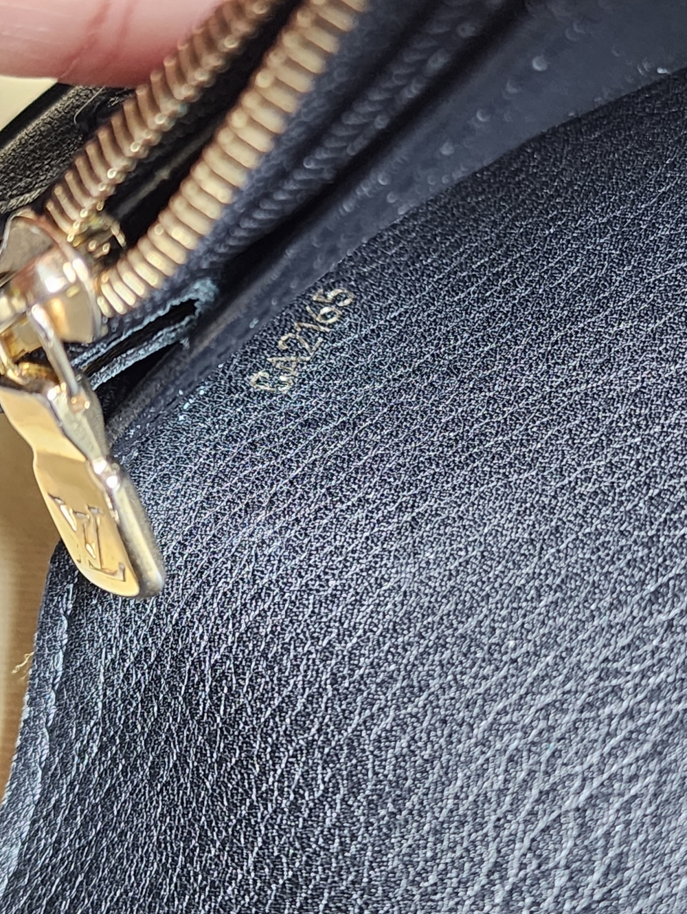 Authentic Louis Vuitton Black Leather Lockme Wallet - Picture 14 of 16